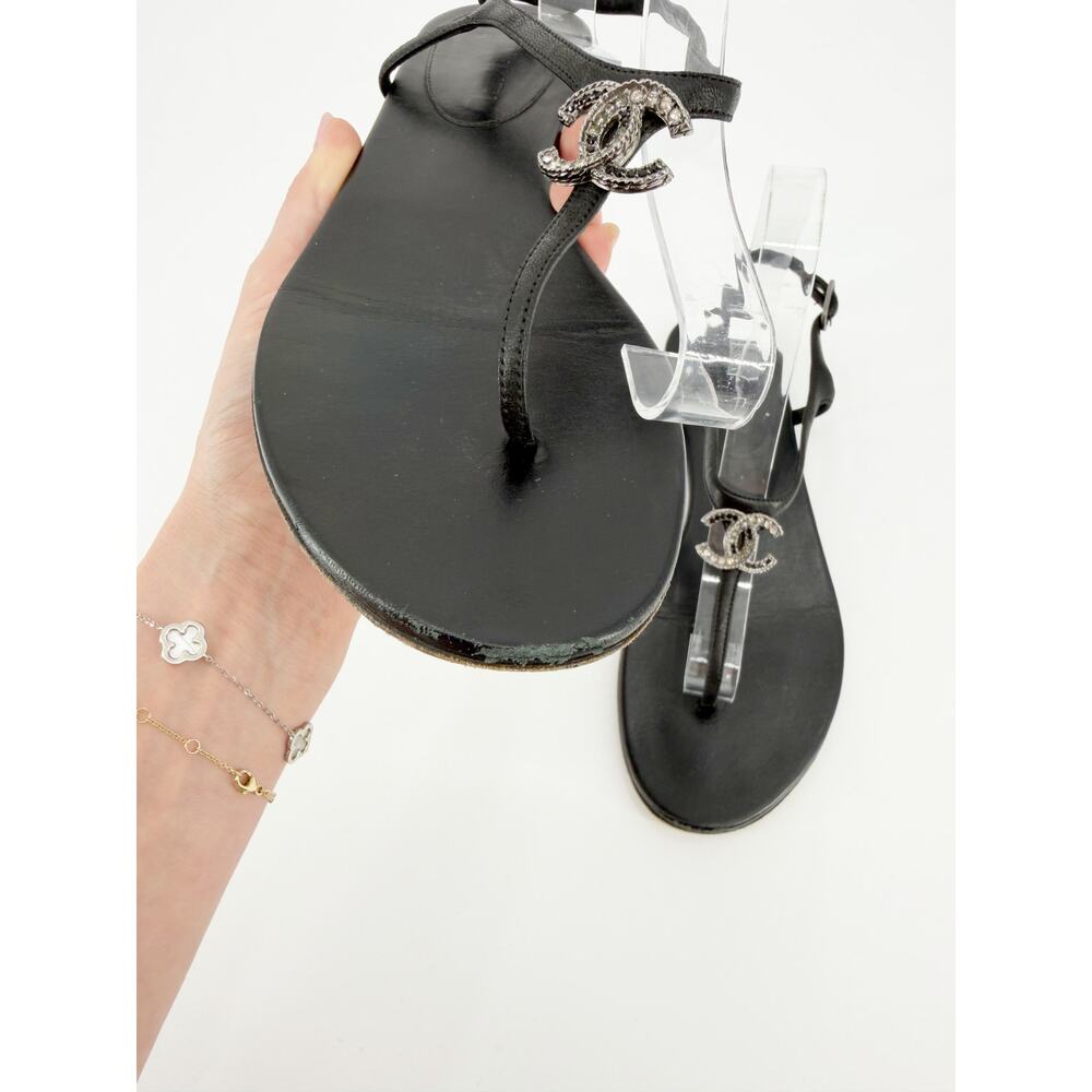 Chanel Sandals CC Logo T-Strap Thong Flat Leather Jeweled Gem Logo Black Size 39 - Picture 4 of 10
